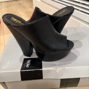 Mossimo Black Heeled Mule — Women’s 6